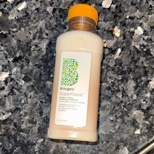 Briogeo Superfoods mango + cherry balancing conditioner